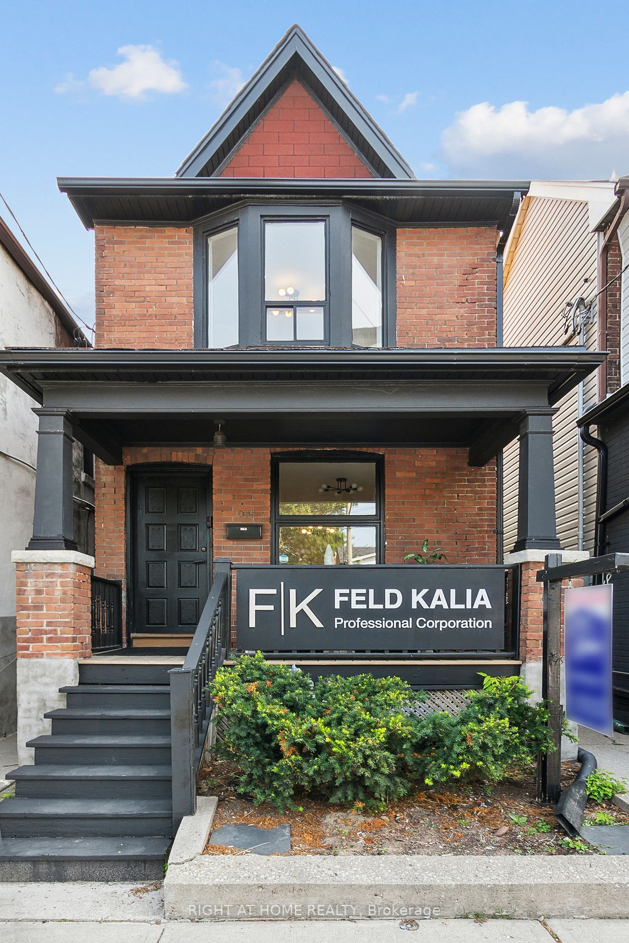 1055 Woodbine Ave
