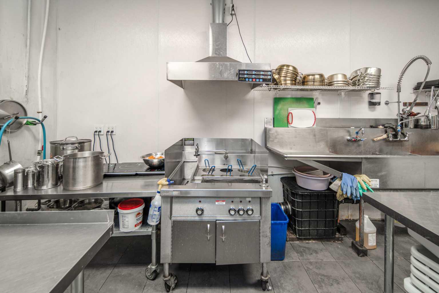 2111 Centre Street NW