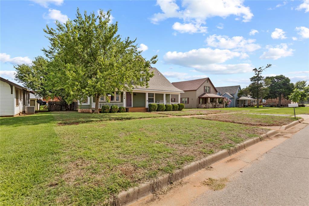 108 W Tom Stafford Street