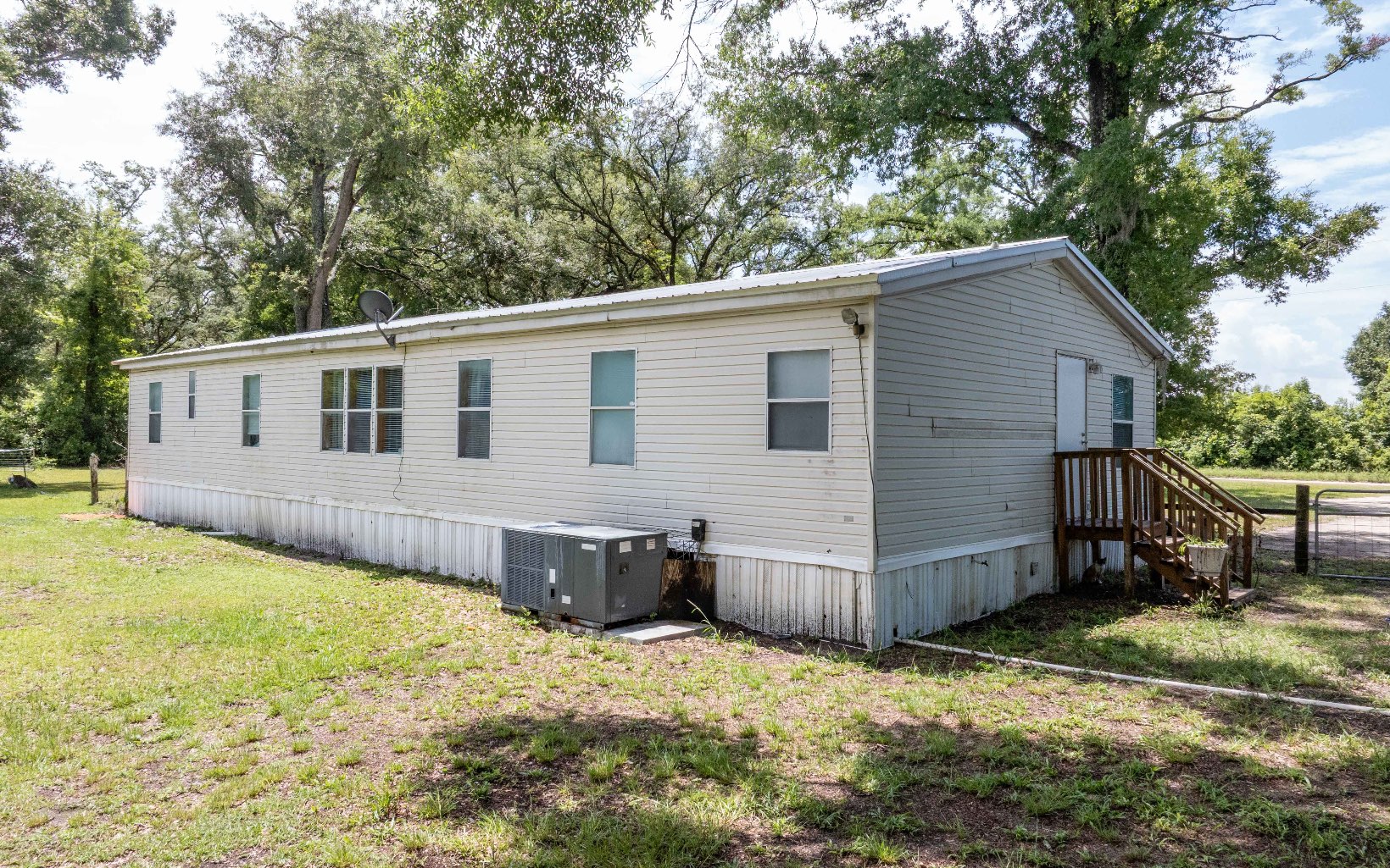 189 SE Suwannee Acres Ln