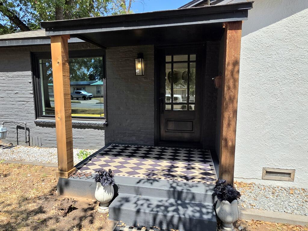 1309 E 12th