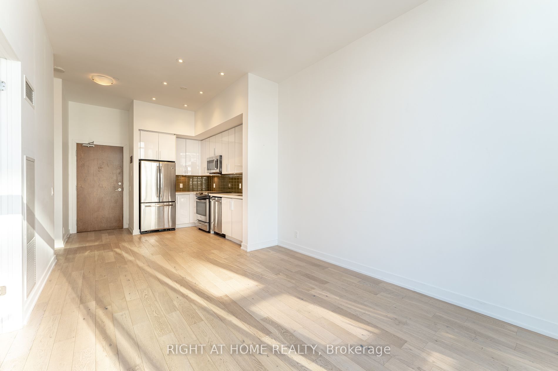 2212 W Lake Shore Blvd Ph06