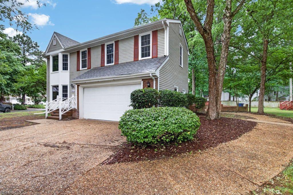 824 Lancaster Lane