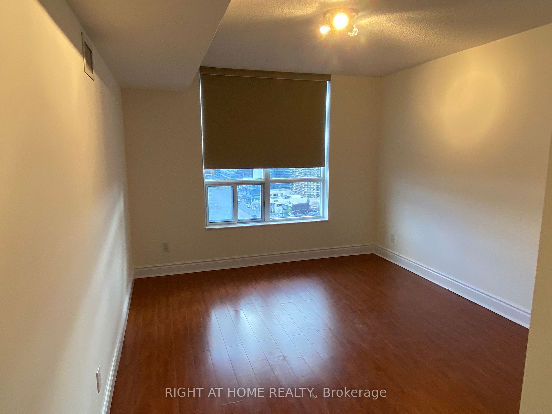 5 Northtown Way 1312