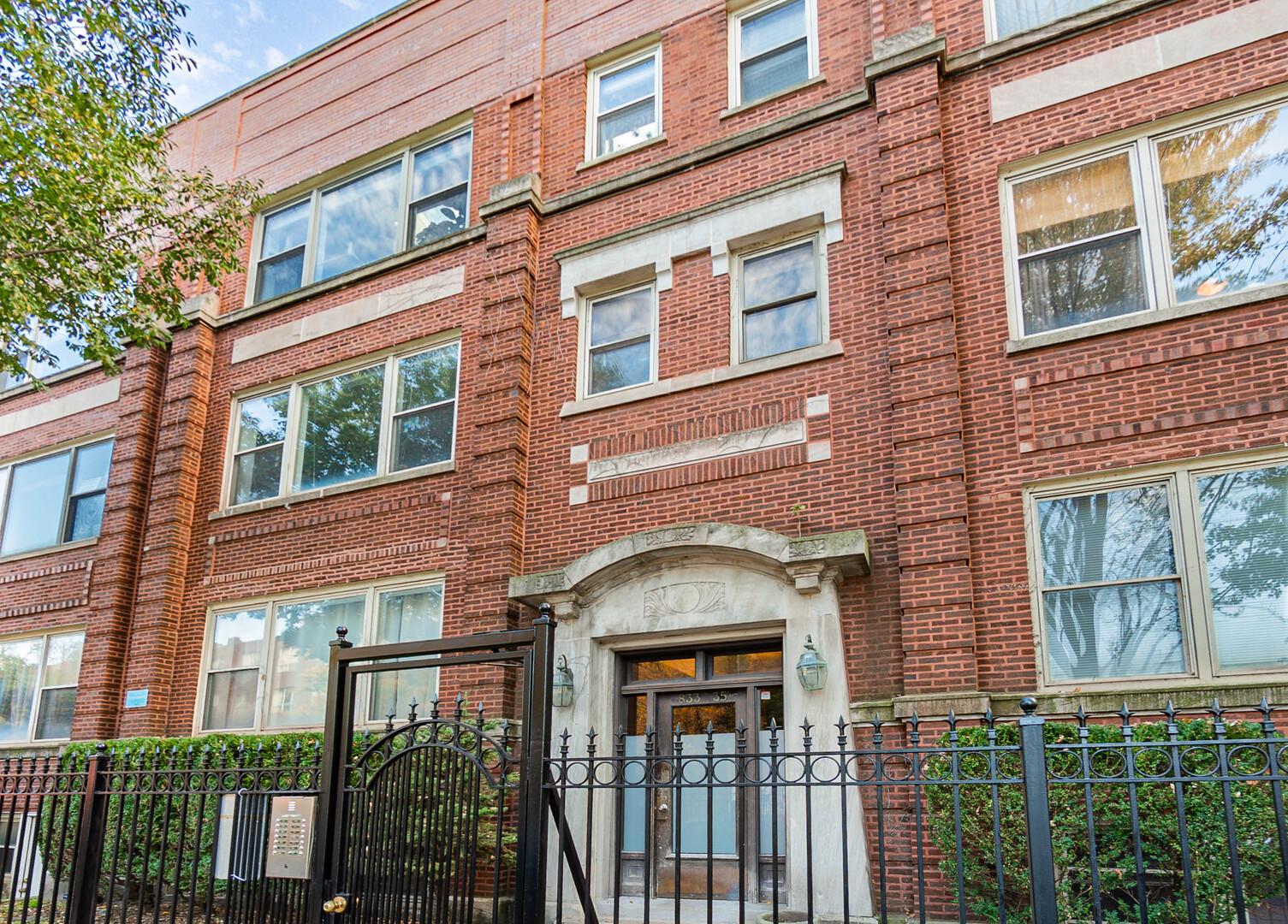 835 W Lawrence Ave., #3S