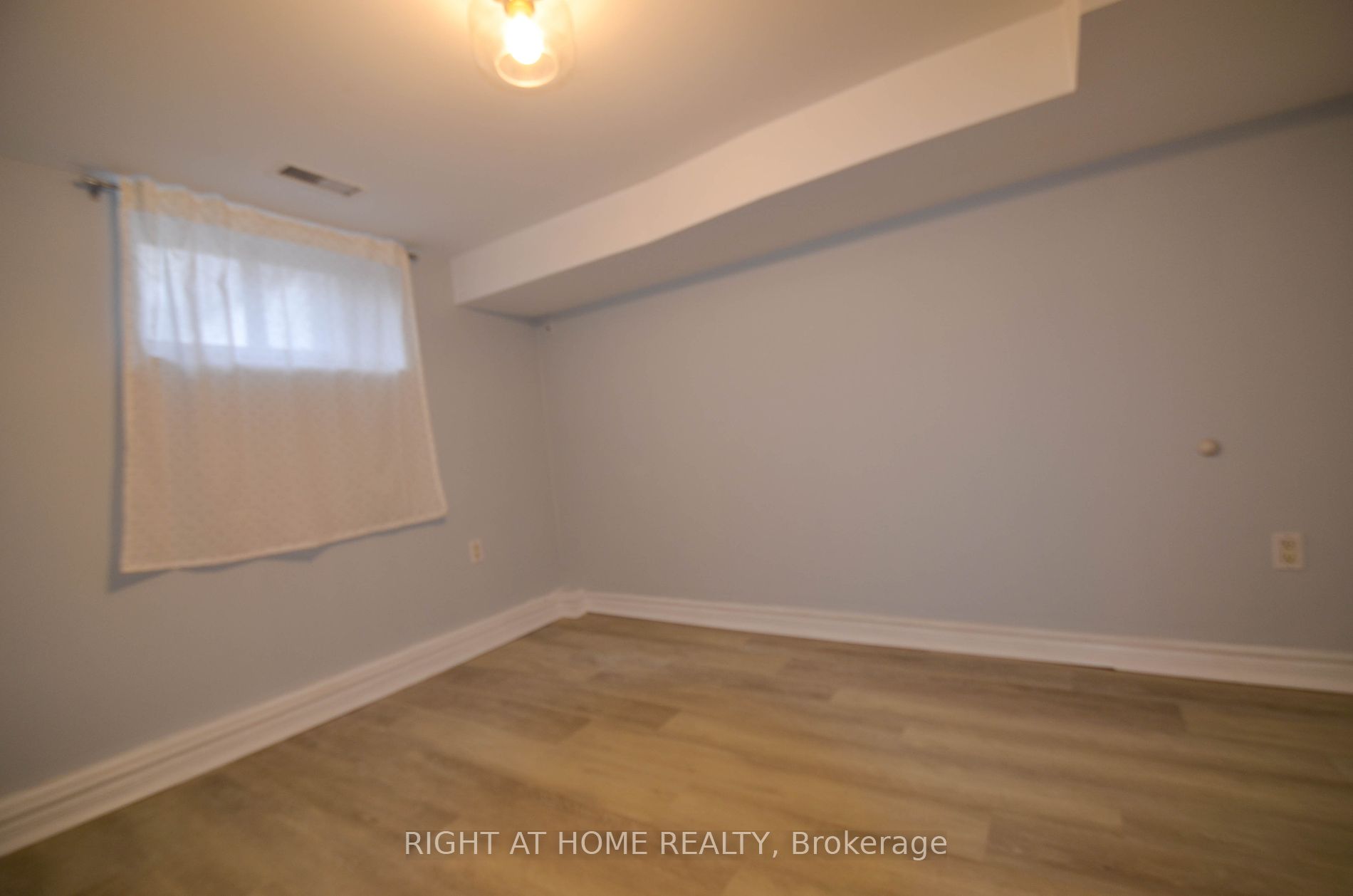 12 Plains Rd