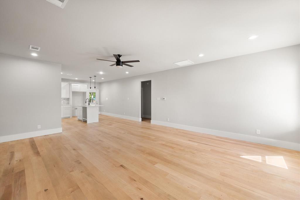 802 E 14th