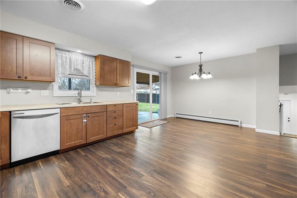 211 N Lincoln Street