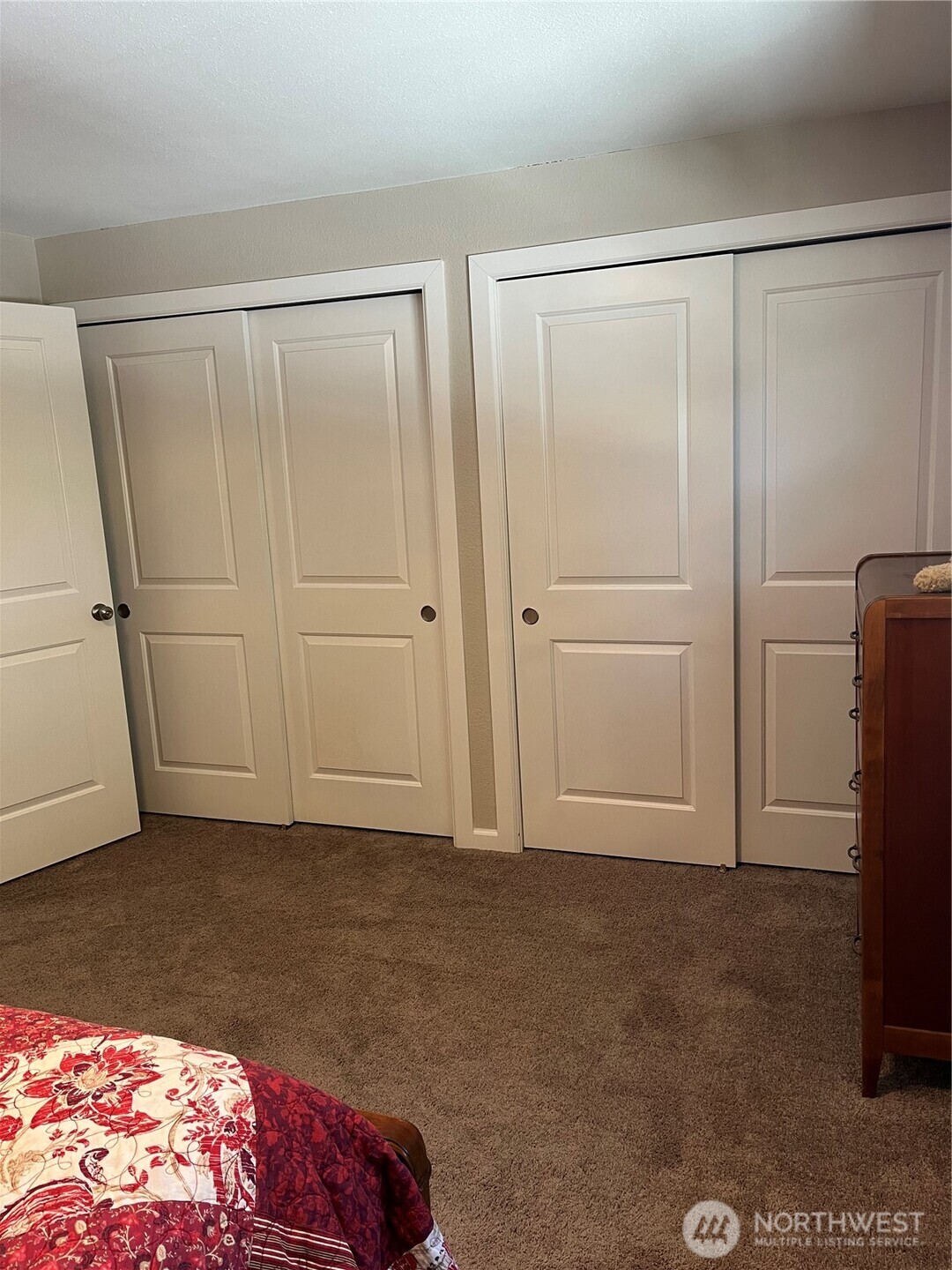 102 N Narwhal Loop NW