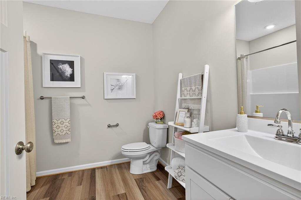 1211 Kathy Ann Way E