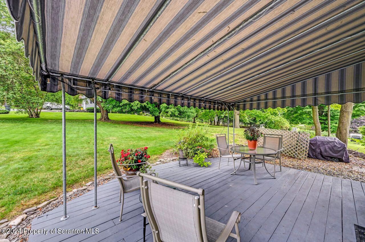 400 Montrose Avenue L113