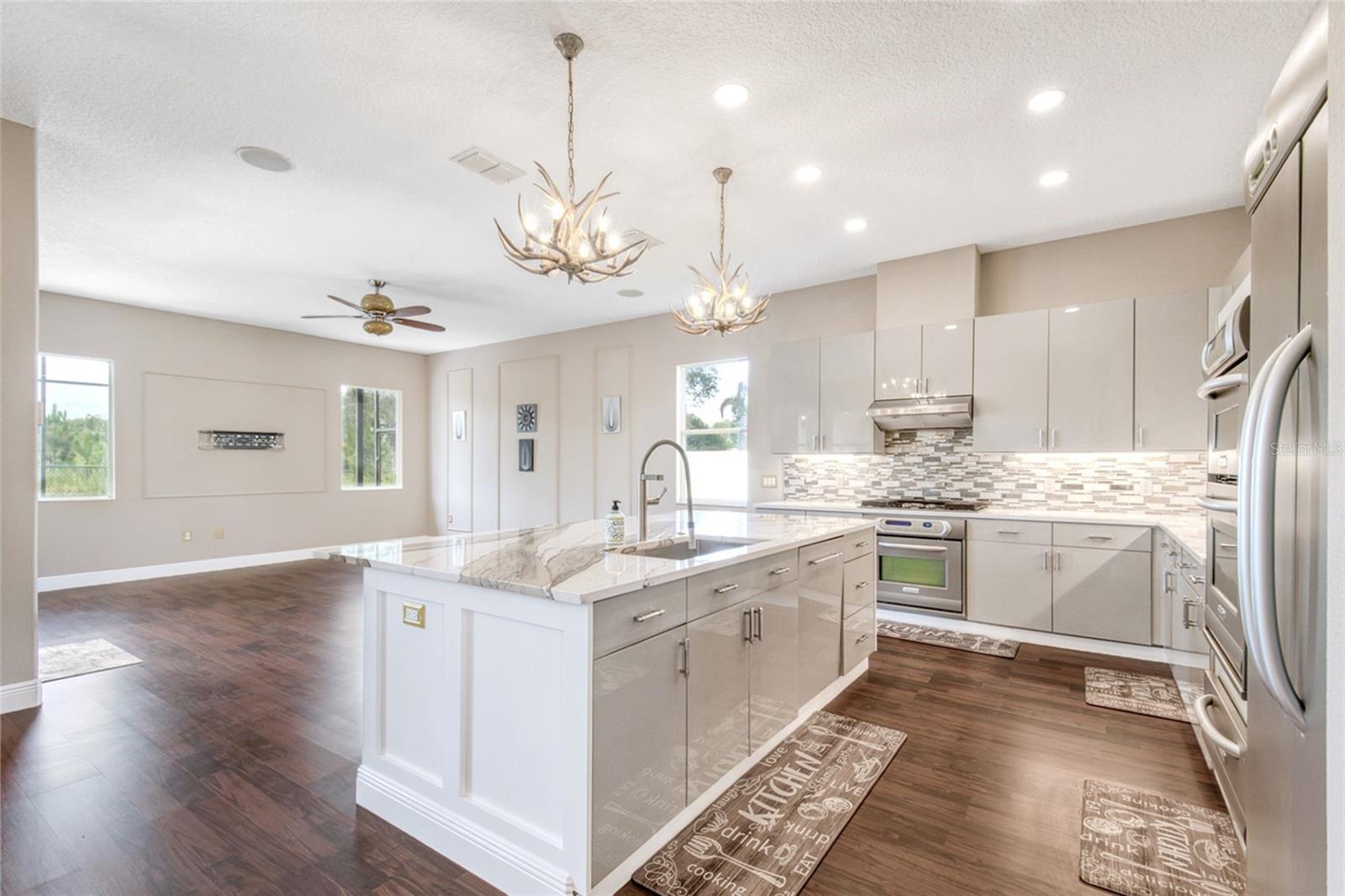 2924 Majestic Isle Drive