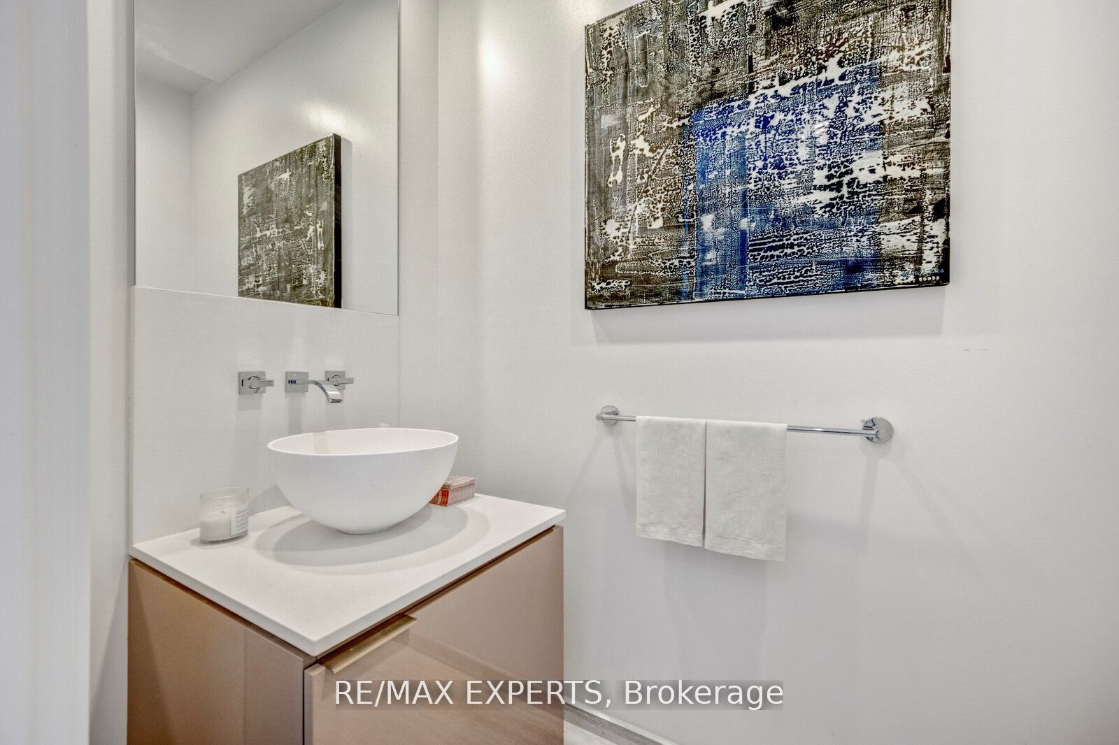 1 Bloor St 7003