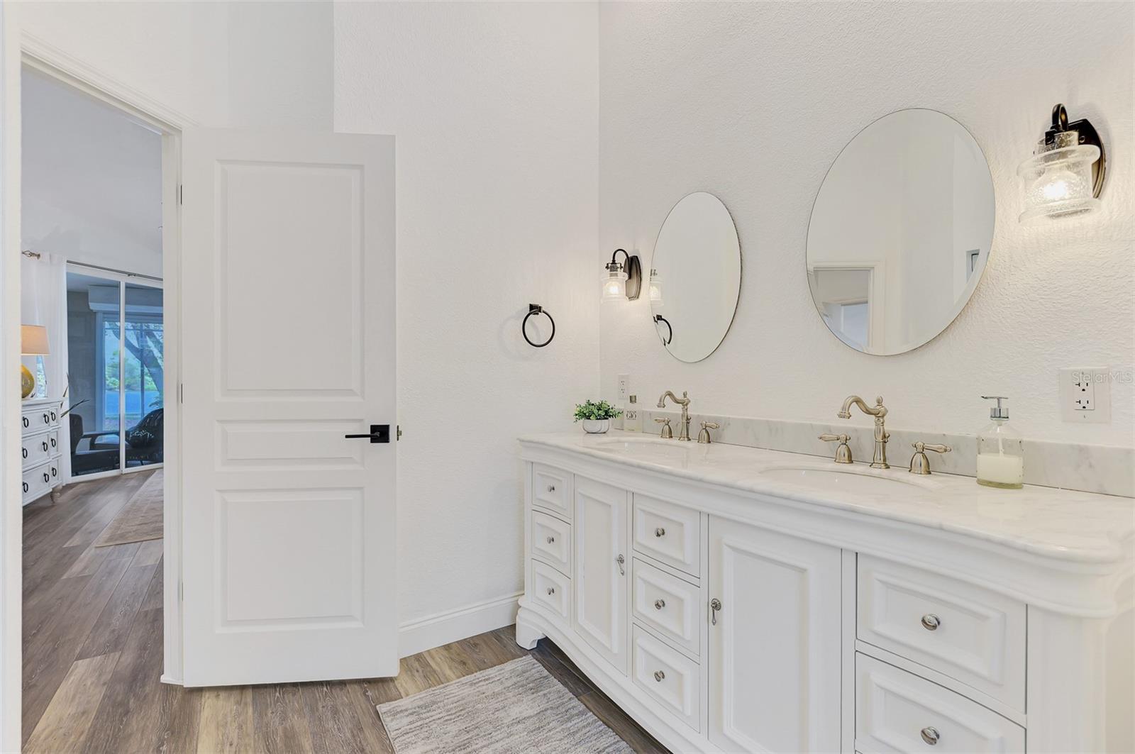 14518 Bridgeview Lane