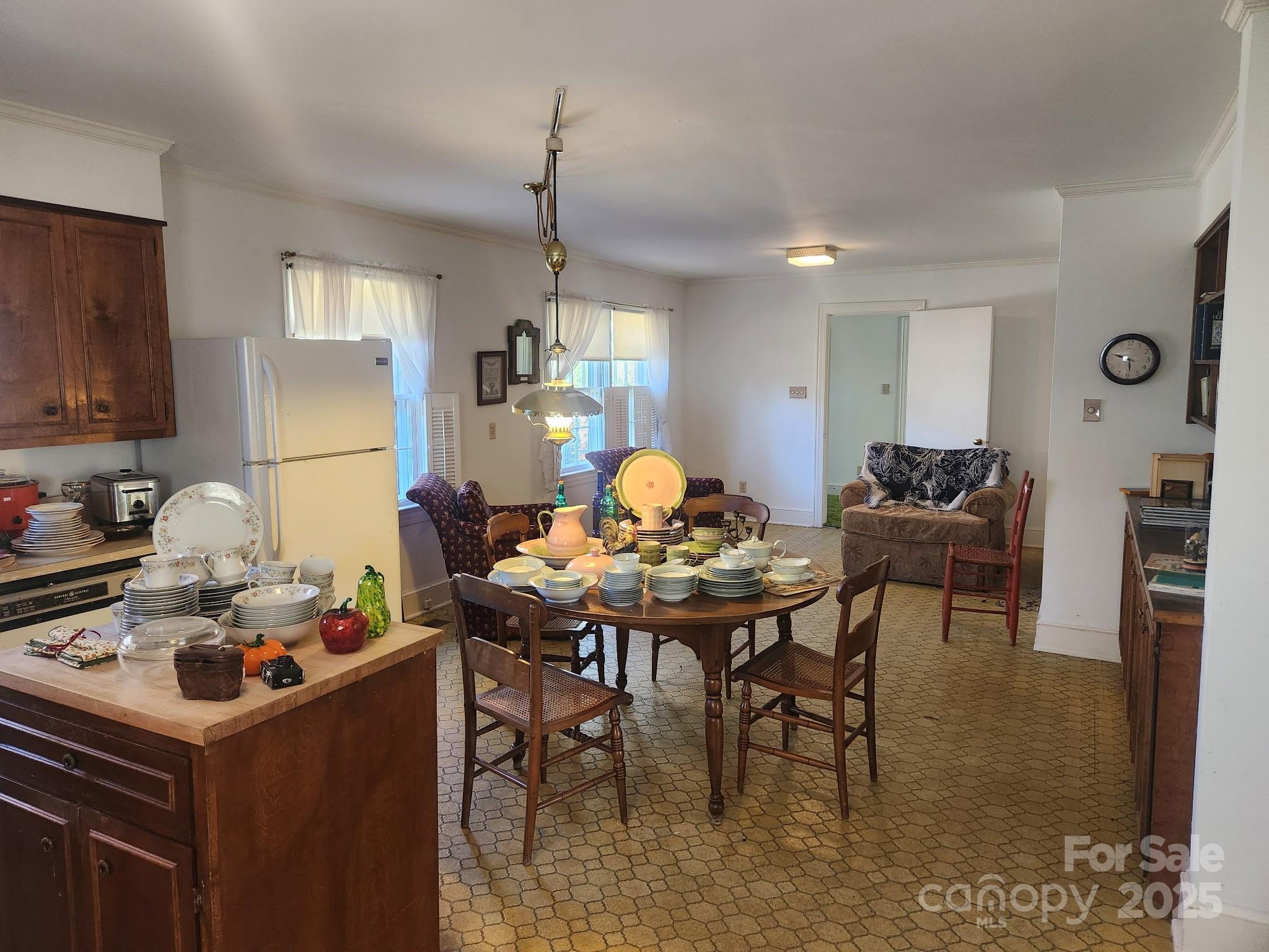 214 Robinwood Circle