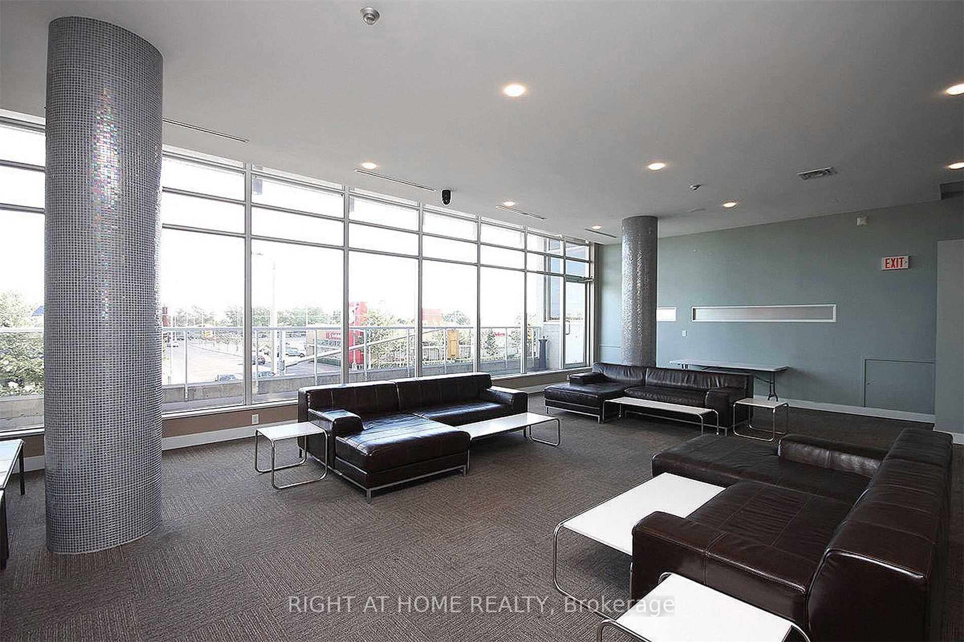 1050 The Queensway Ave 808