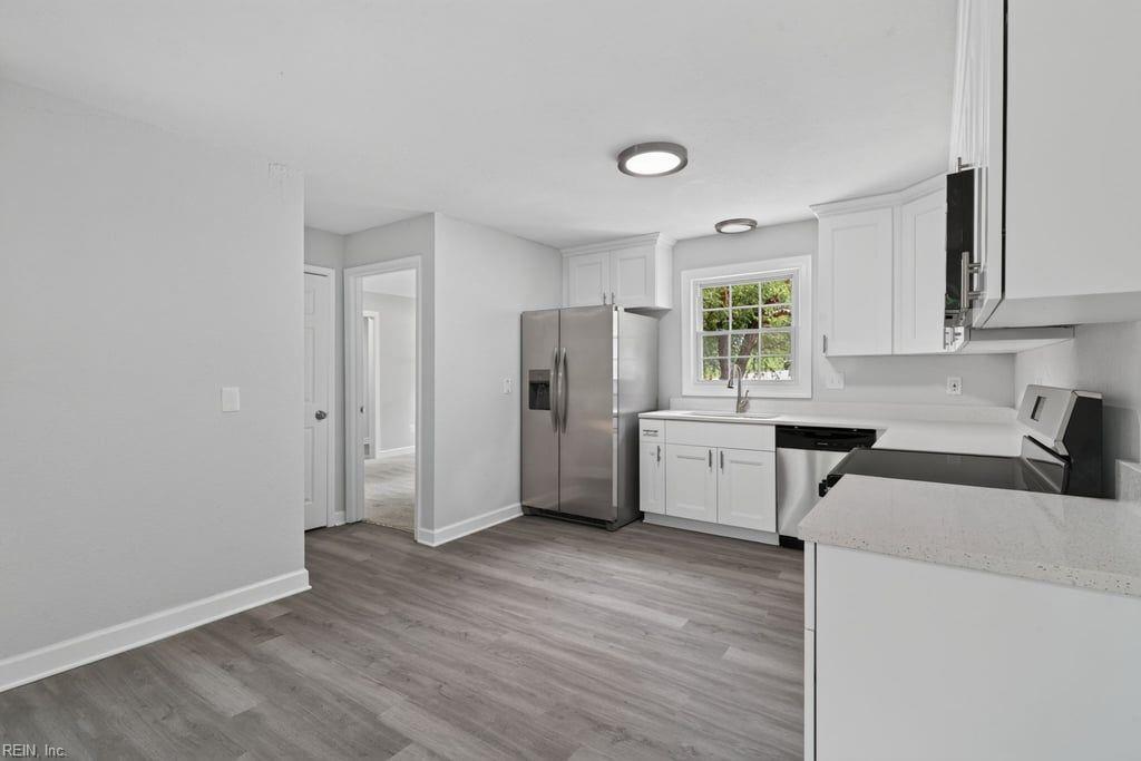 112 W Rexford Drive