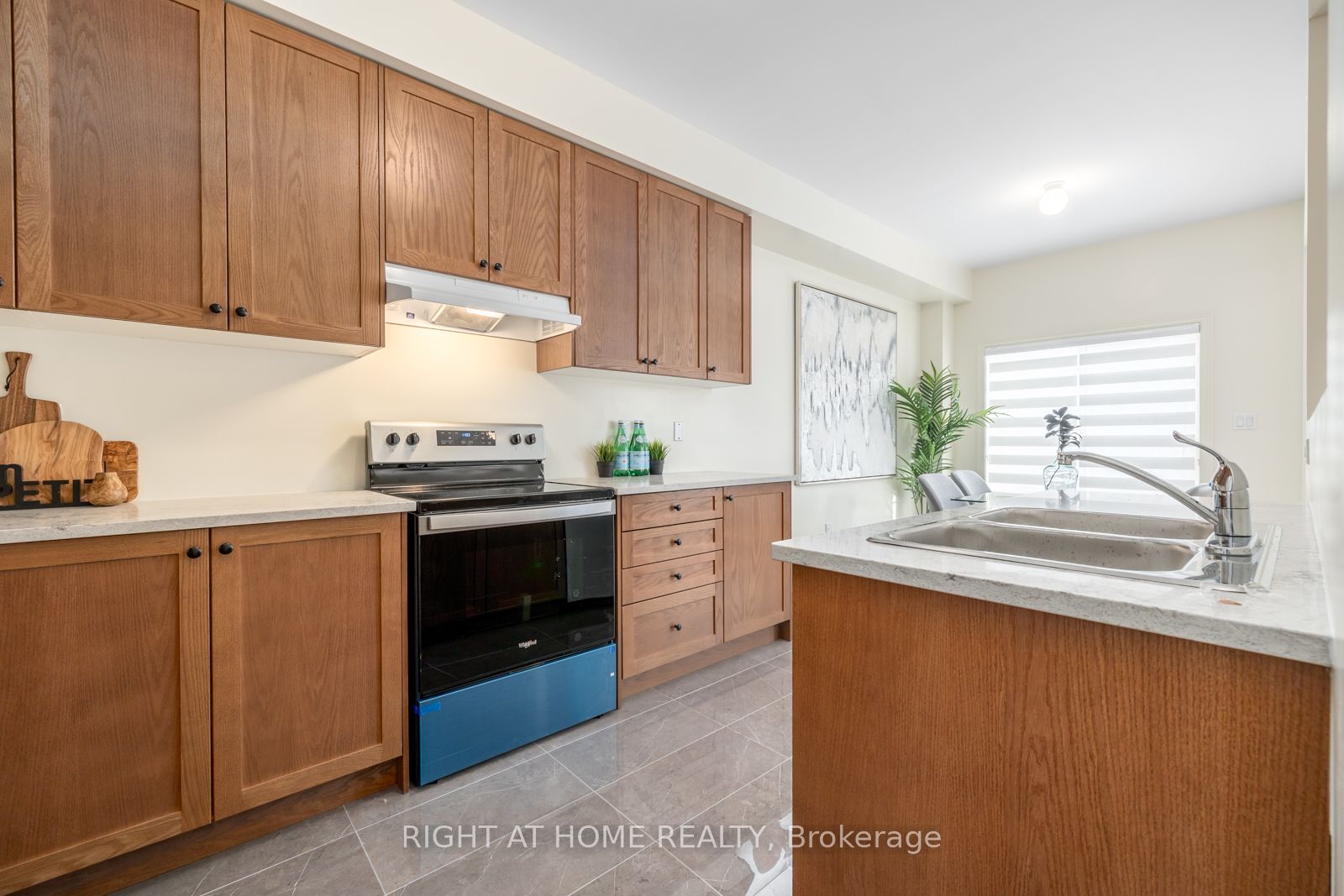 1265 Jim Brewster Circ