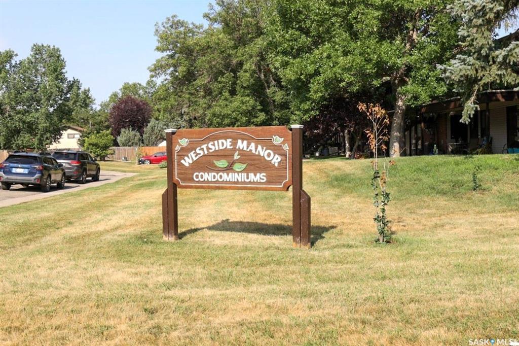 Welcome to 260 Gore Place, 2-bedroom, 1-bathroom condo unit nestled in the desirable Normanview West neighborhood. This 891 SQFT condo is perfect for first-time home buyers or those looking for an excellent revenue property. This home featuring a spacious layout that feels even larger than its square footage suggests and a renovated bathroom. Enjoy your morning coffee or evening relaxation on the lower patio, offering a tranquil retreat from the day. Conveniently located, this condo is just around the corner from all the area amenities, including gas stations, grocery stores, restaurants, theaters, and much more. Plus, an electrified parking spot that is included. Don't miss out on this fantastic opportunity to own a stylish and comfortable home in a prime location!