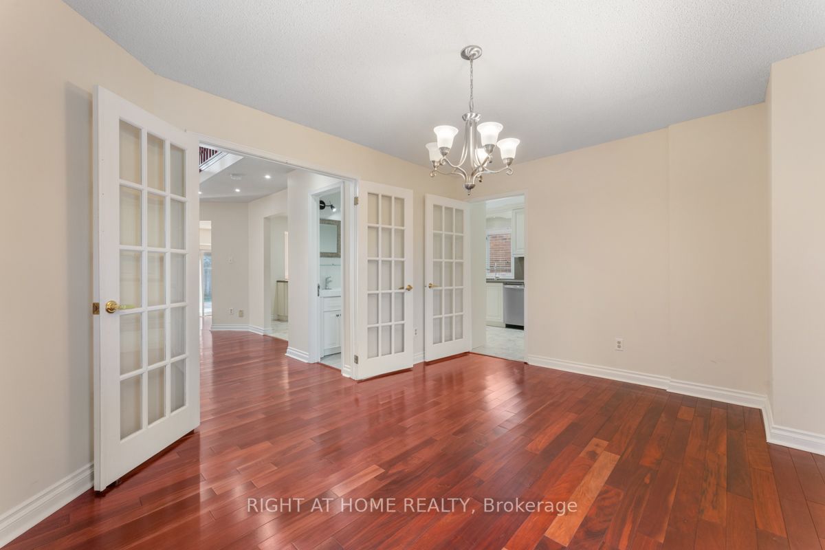 4012 Colonial Dr