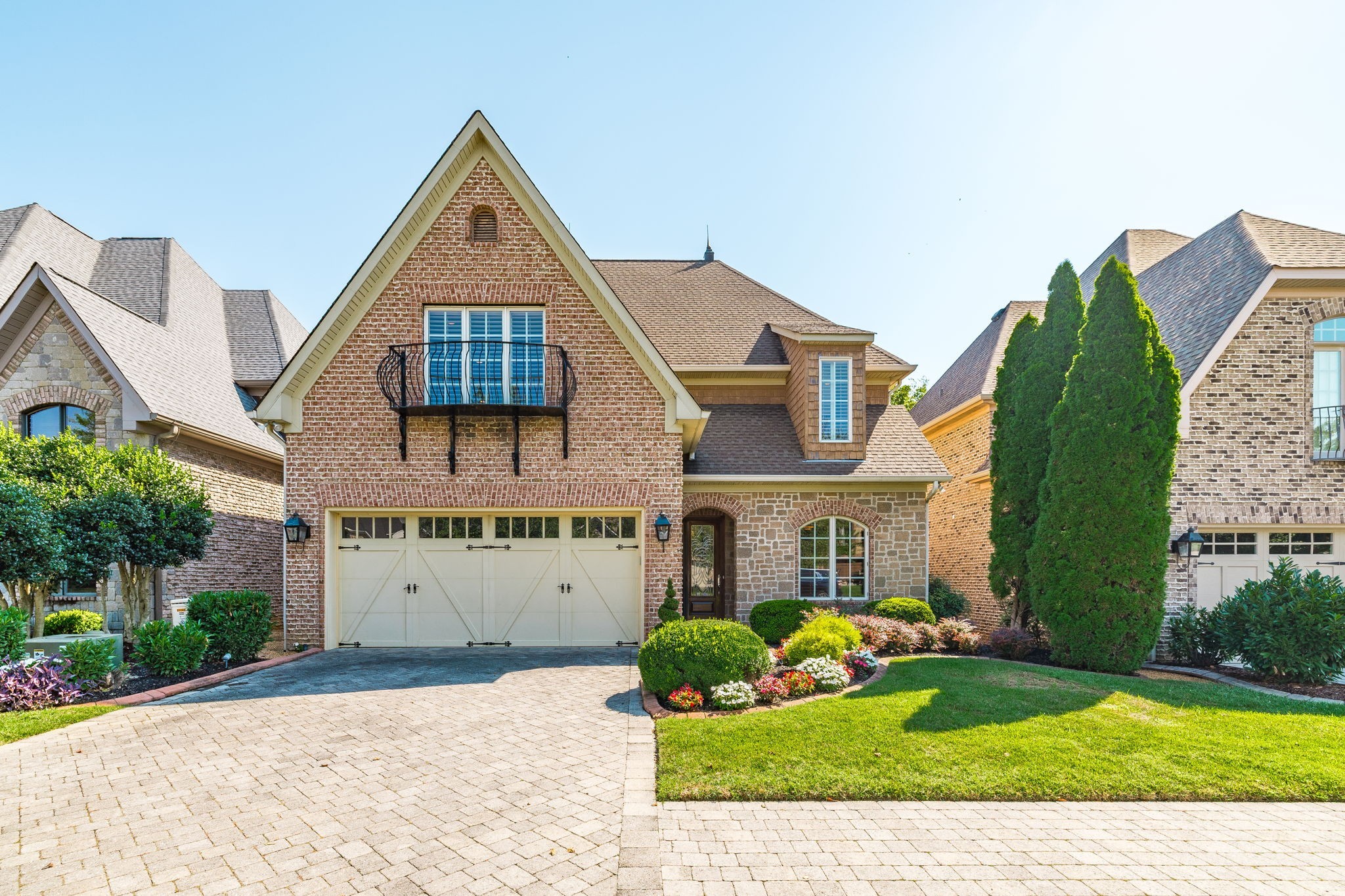 1165 Chloe Dr