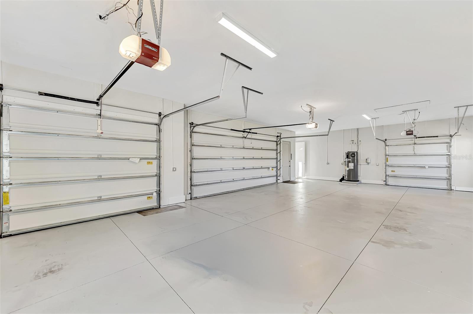 3051 Rivershore Lane