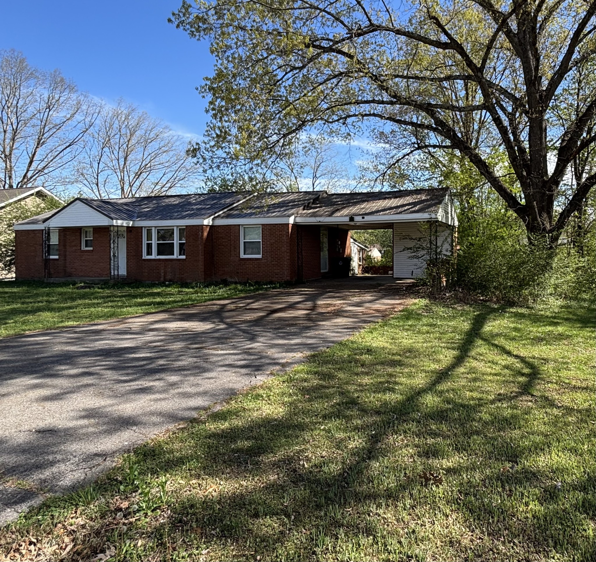 454 Carman Ave