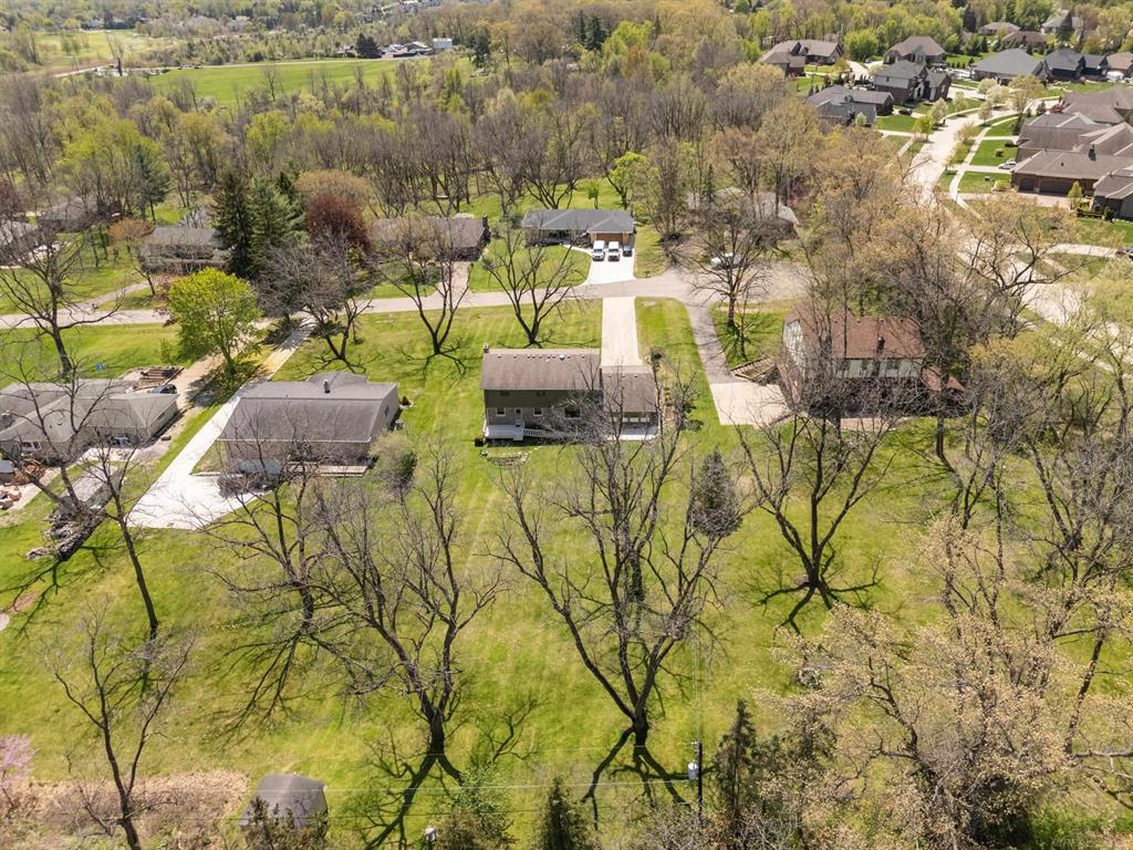 7533 Roberta Lane