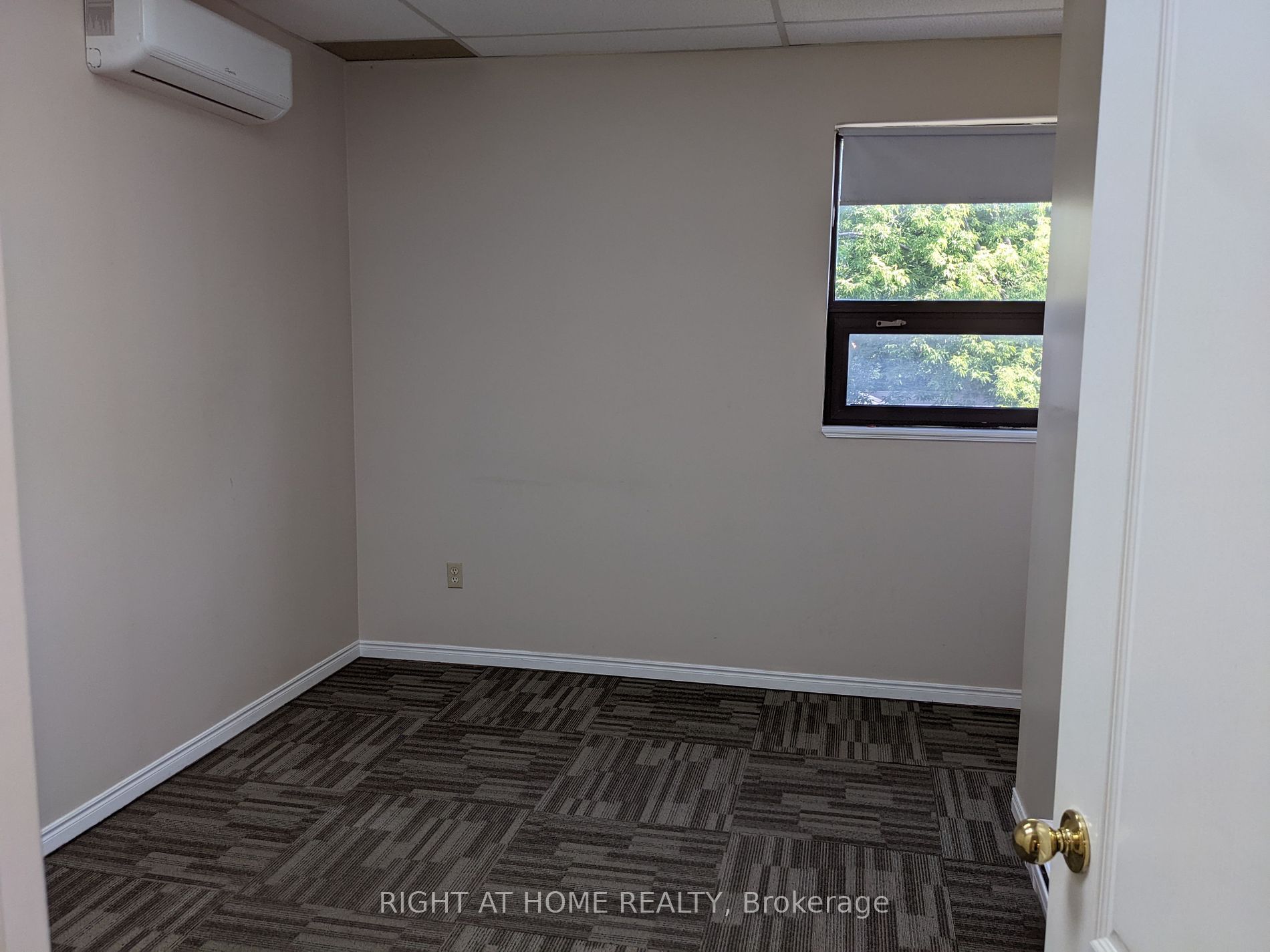 201 W King St 2C