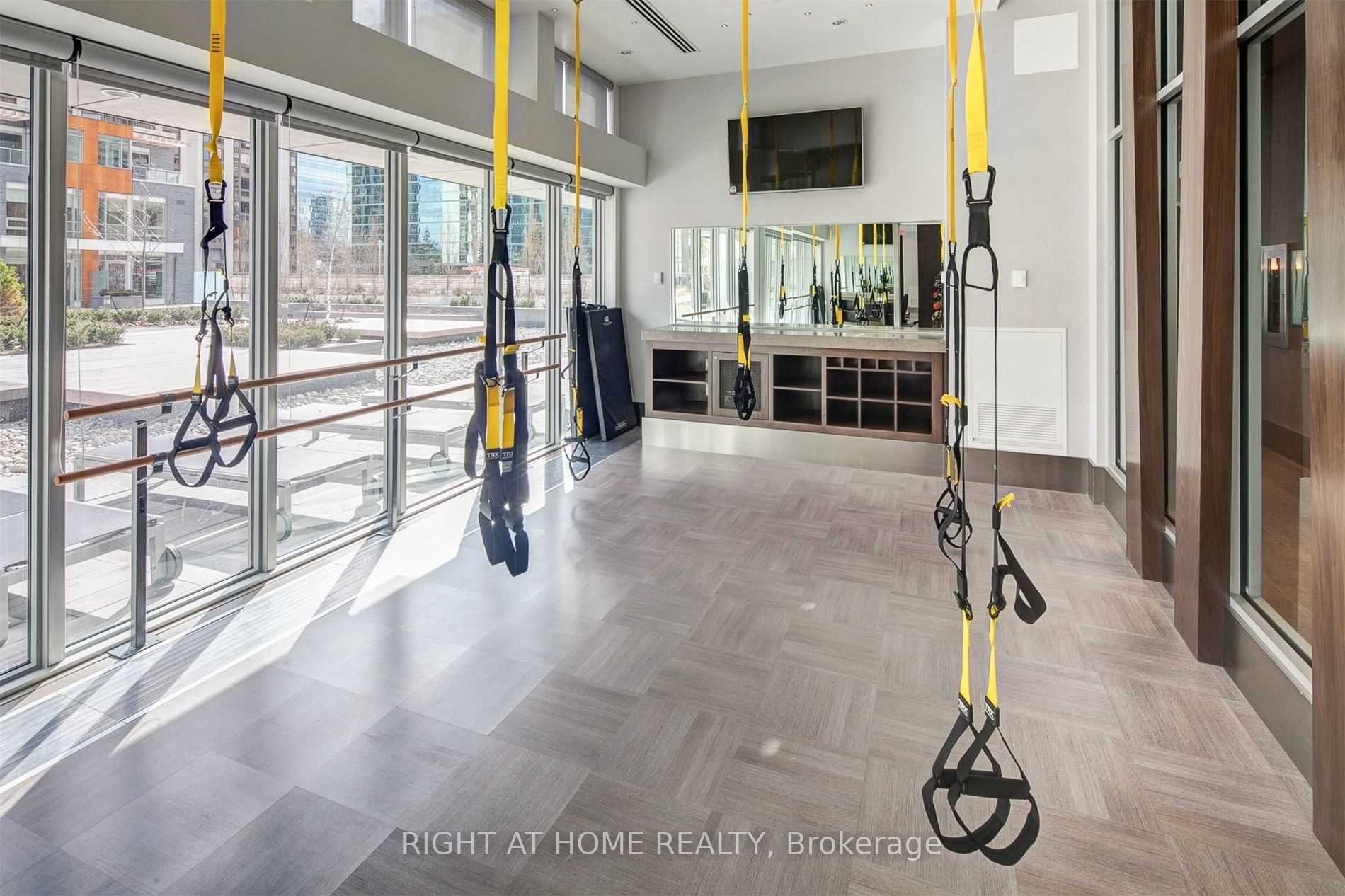 88 E Sheppard Ave 3204