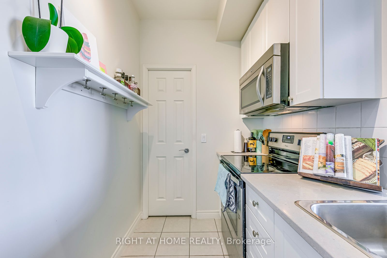 339 W Rathburn Rd 601