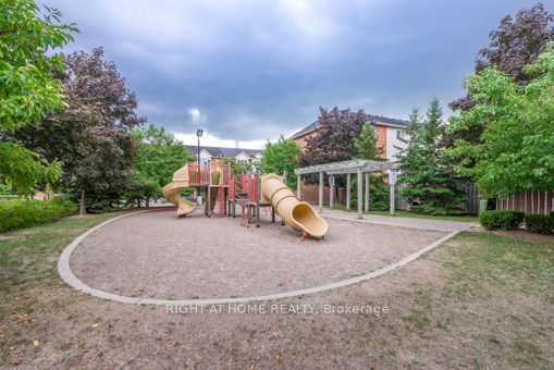 80 Acorn Pl 20
