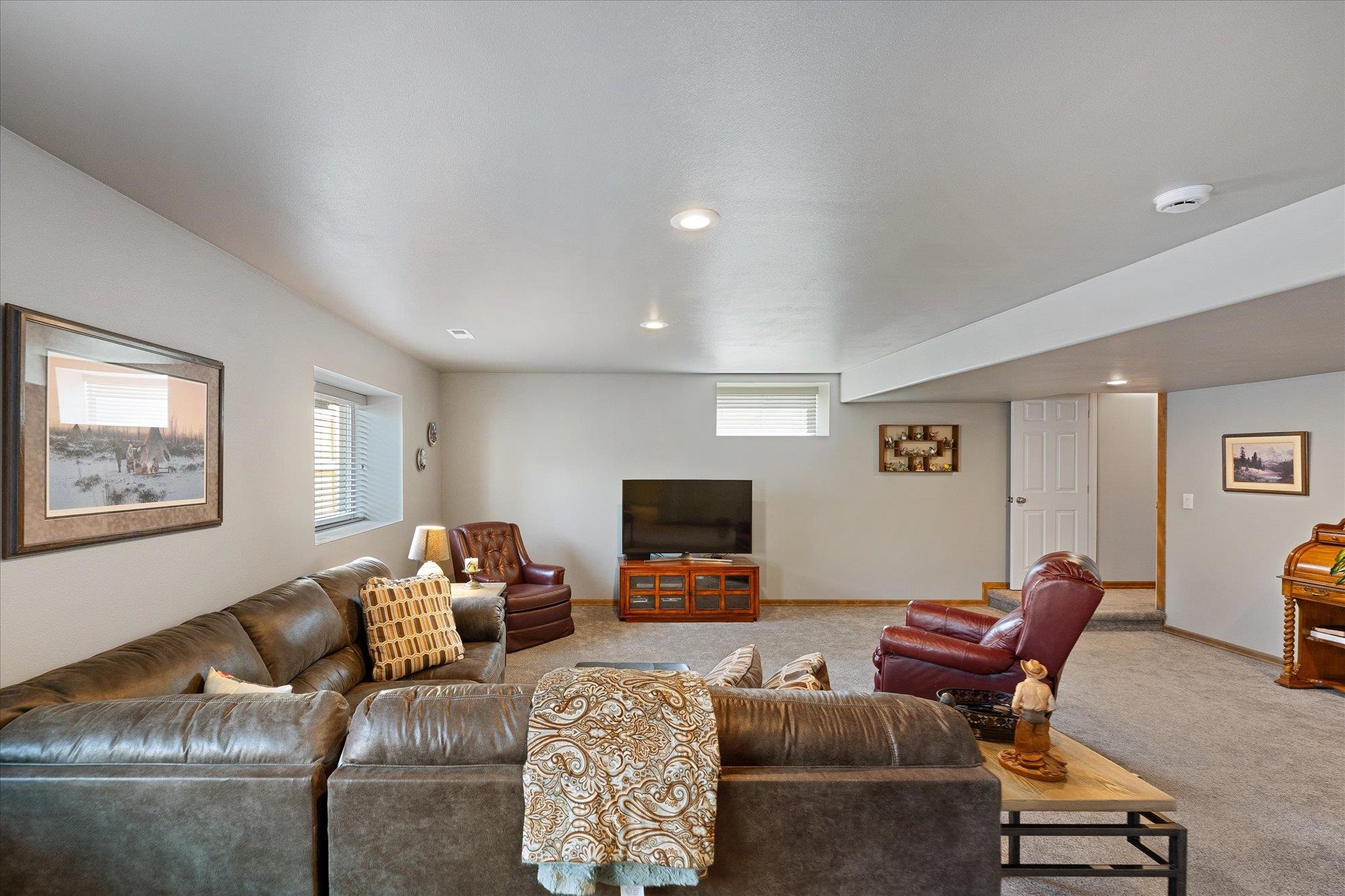 17012 N Eagle Nest Ln