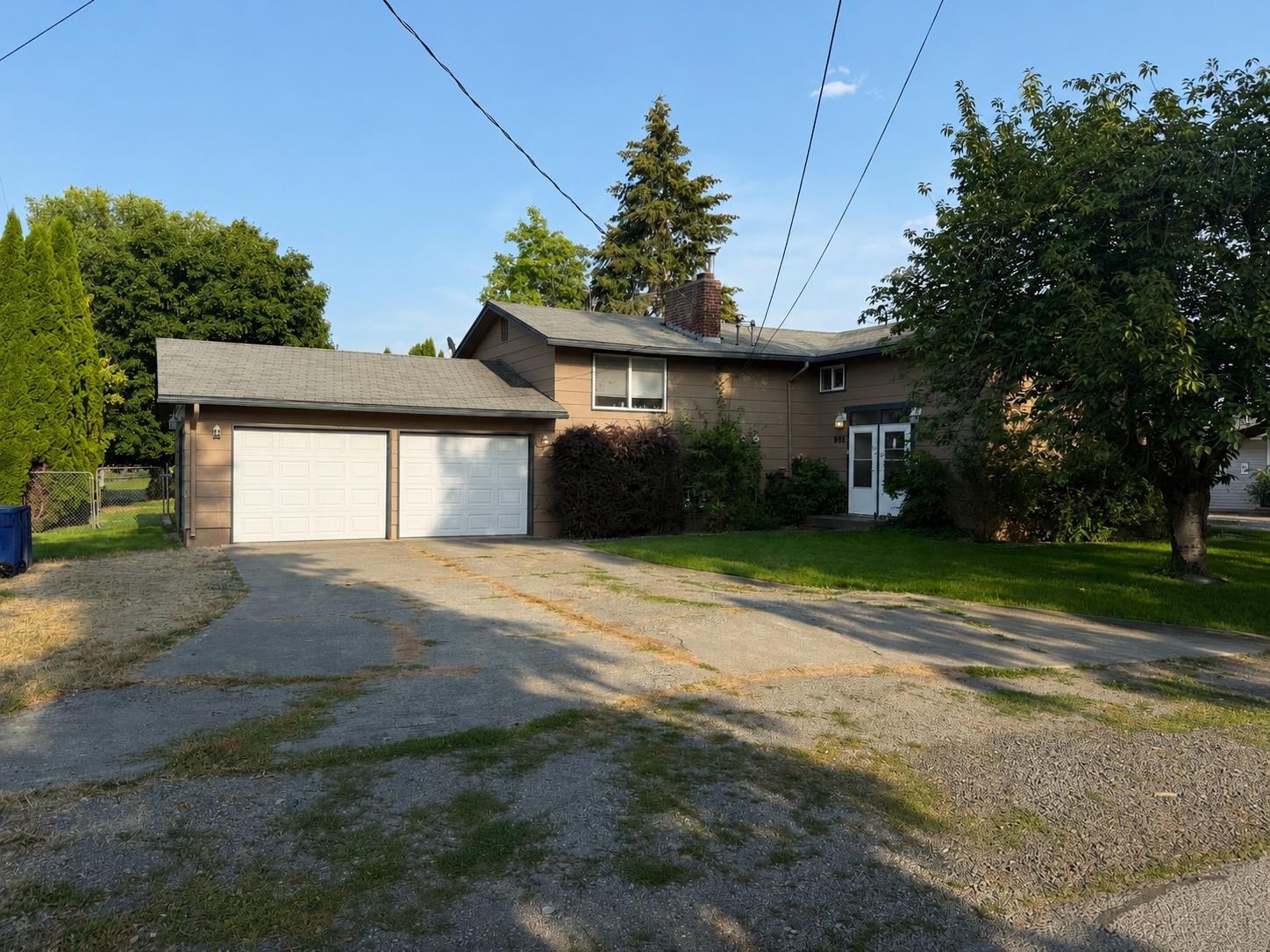 920-922 N Locust Rd
