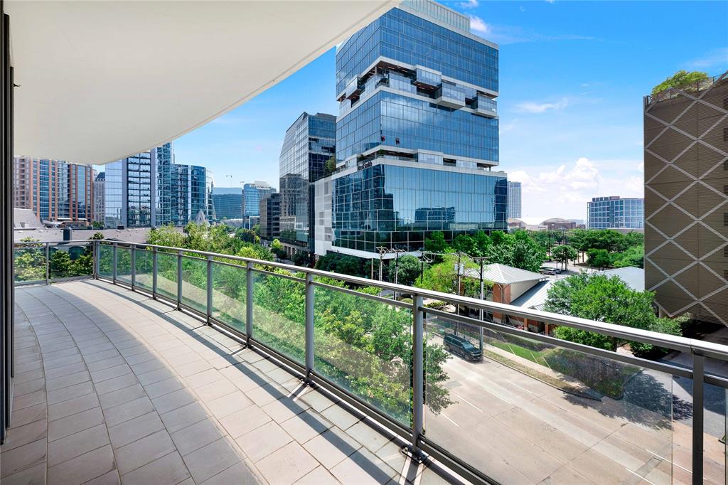 2900 Mckinnon Street 401