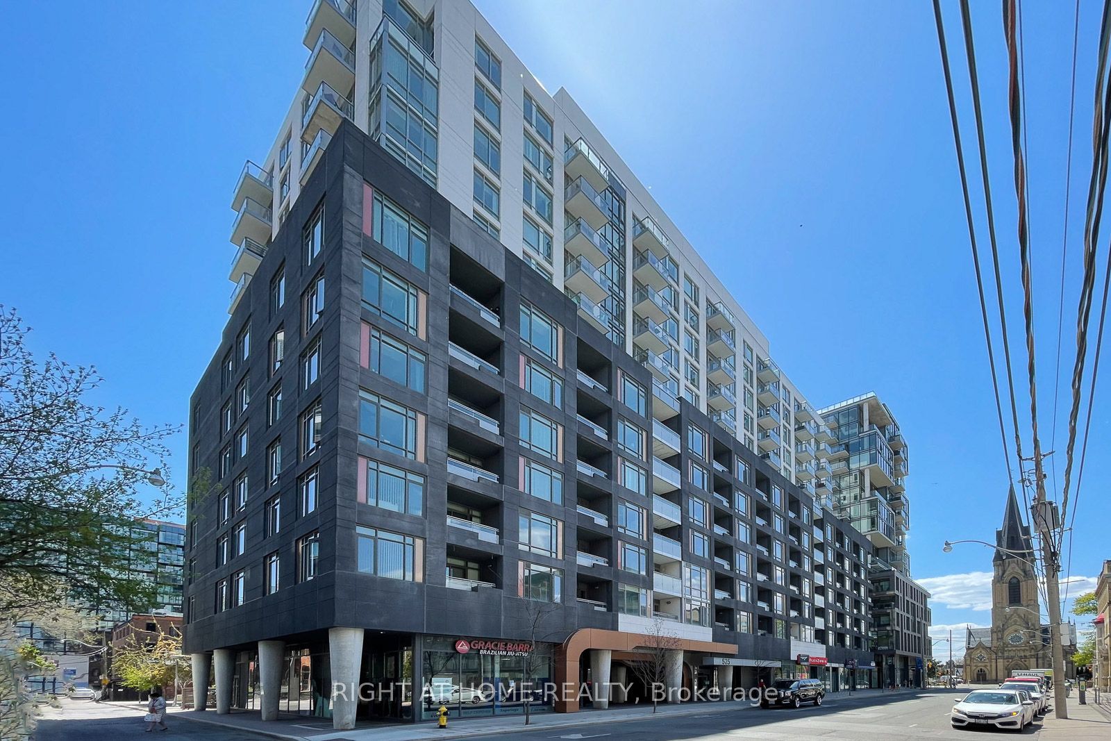 525 W Adelaide St 932