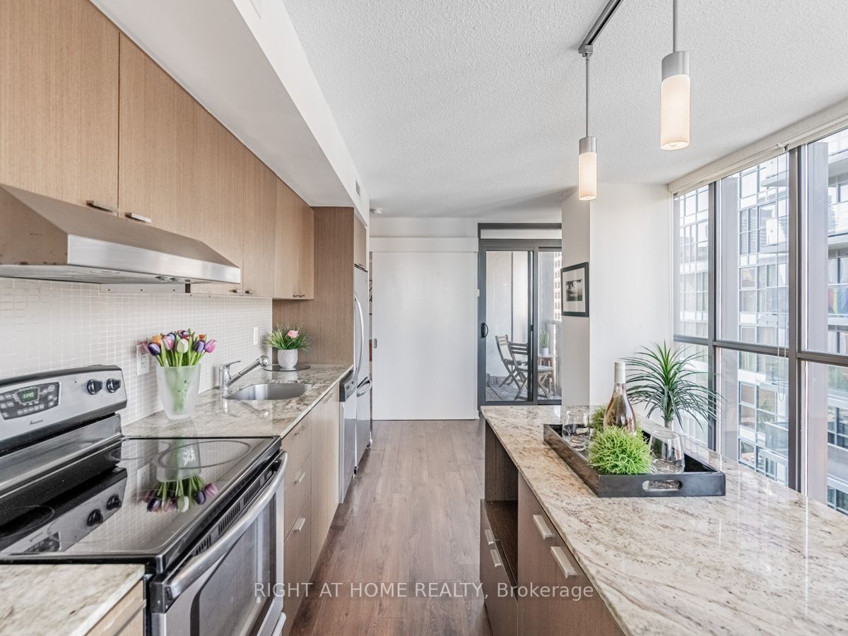 110 E Charles St 1508