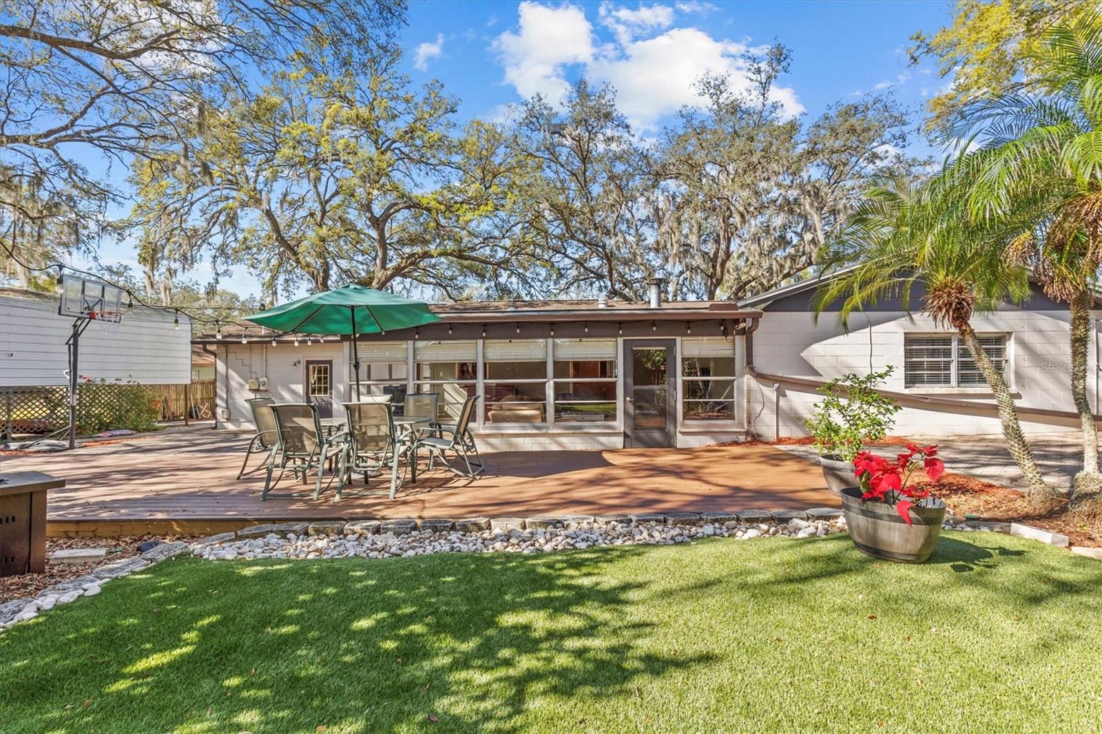 2207 Boxwood Way
