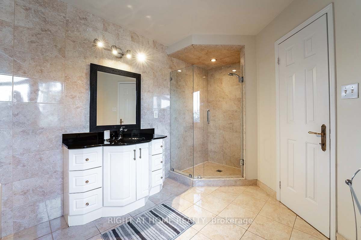 4012 Colonial Dr