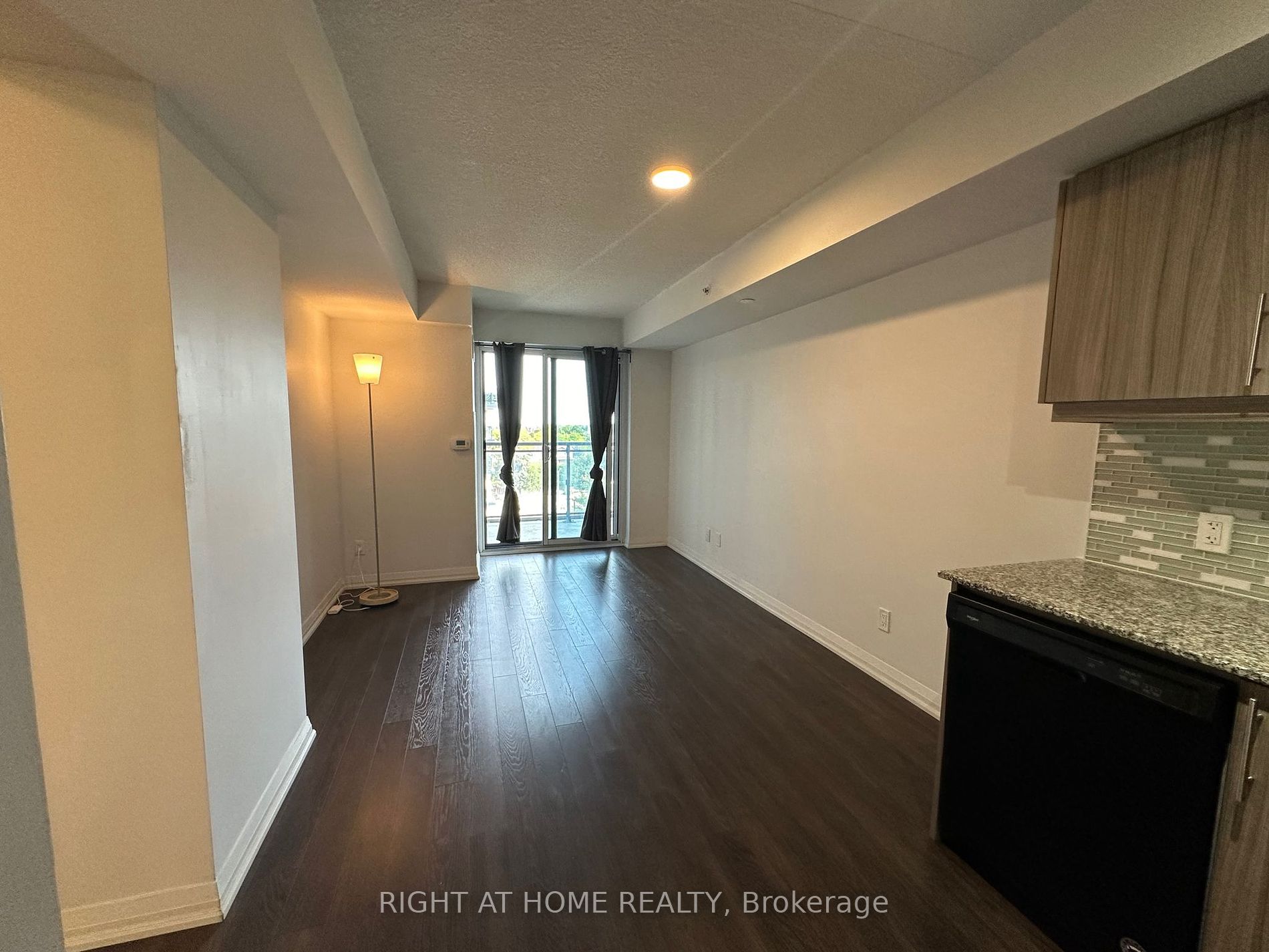 30 Meadowglen Pl 501