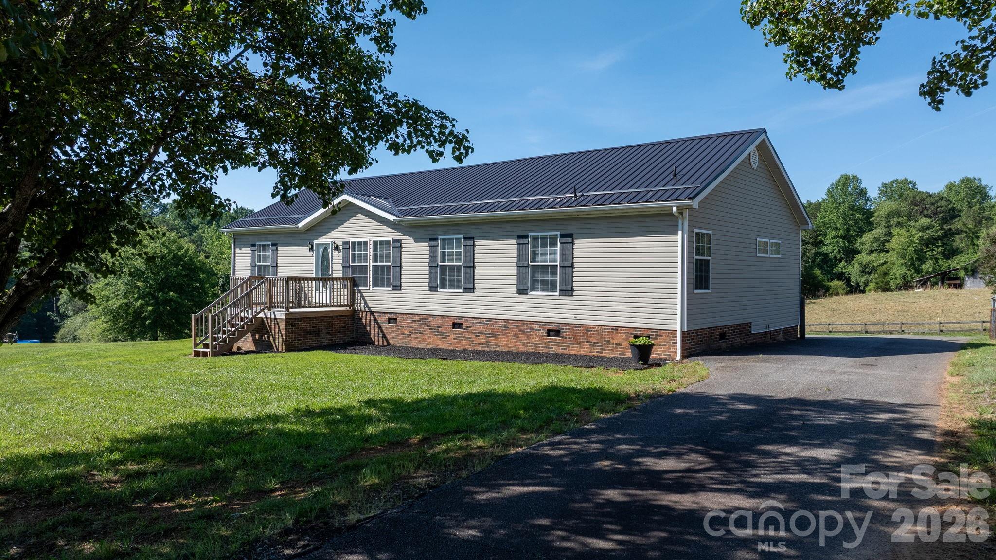 3015 Farm Pond Lane