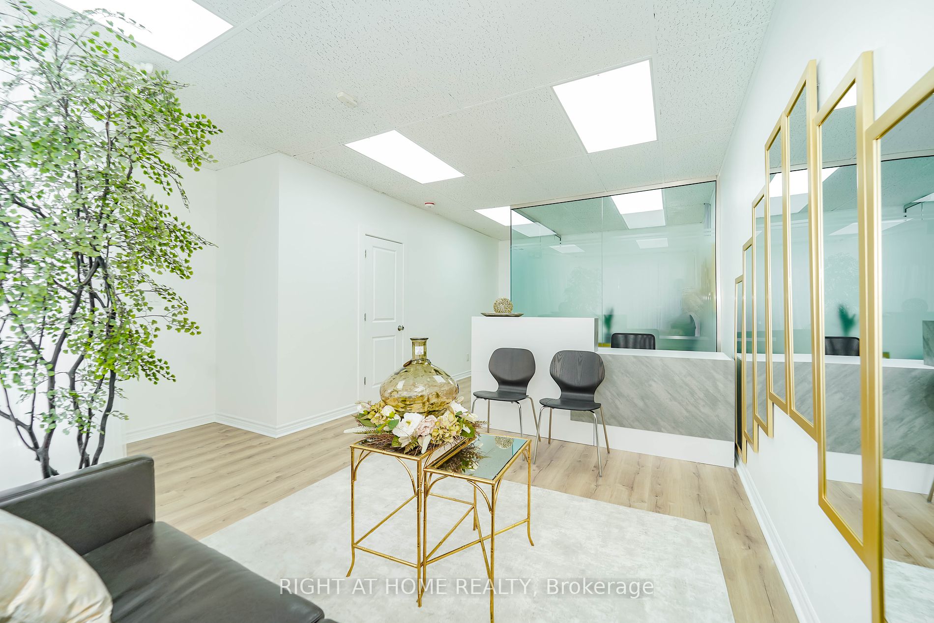 1092 Bathurst St