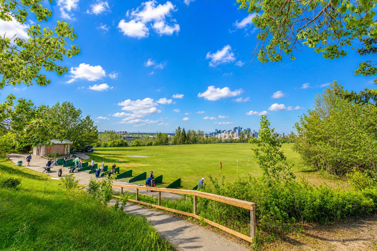 10 Hemlock Crescent SW 306