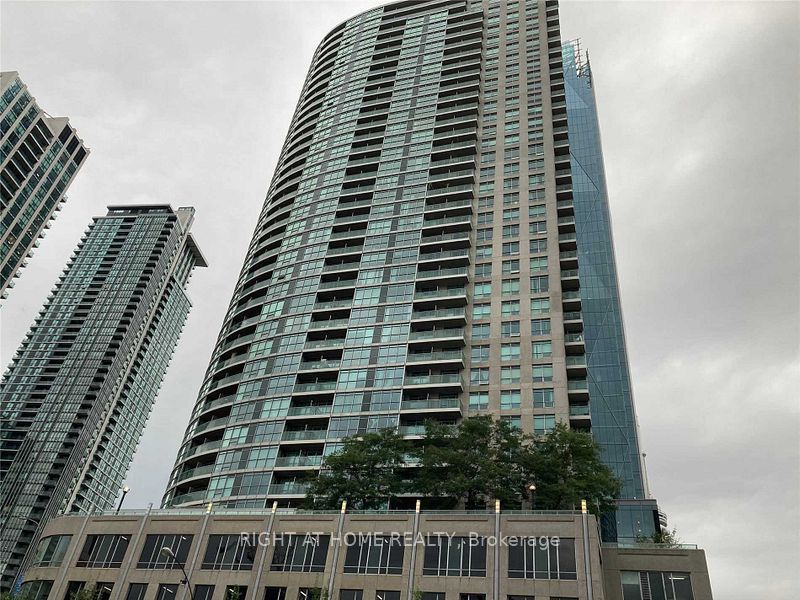 18 Yonge St 1116