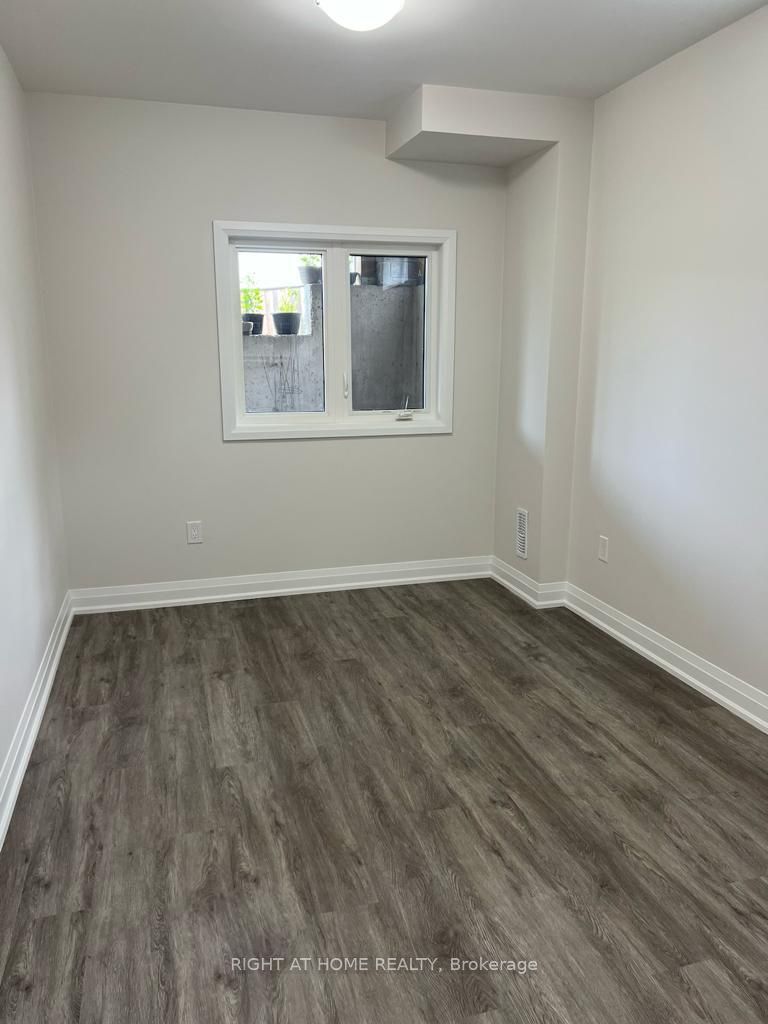 135 Franklin Tr Lower