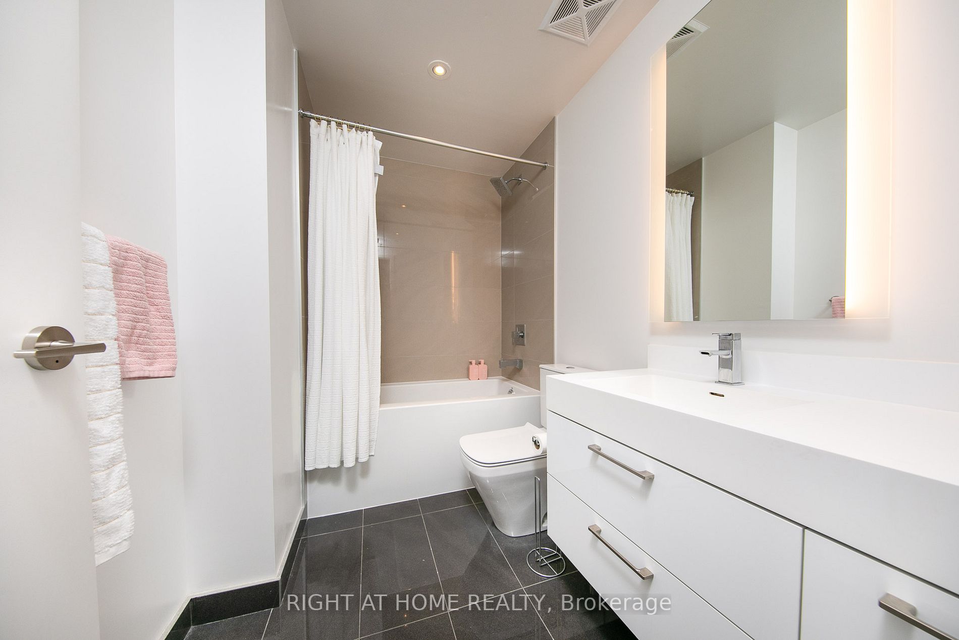 1 Yorkville Ave 3503
