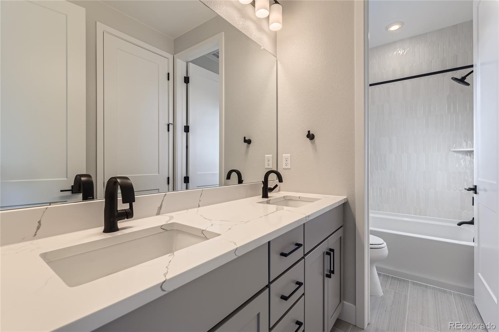 6656 Bridle Creek Point