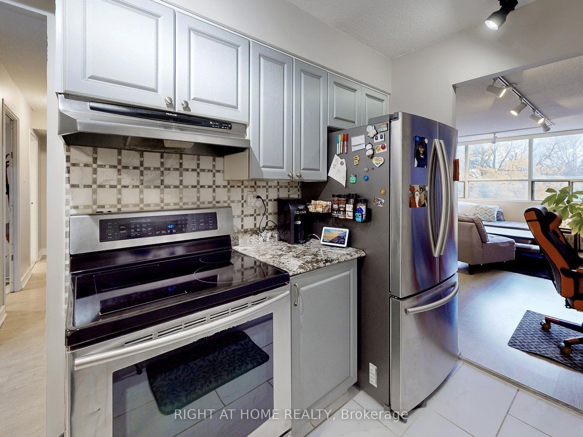 45 Sunrise Ave 214
