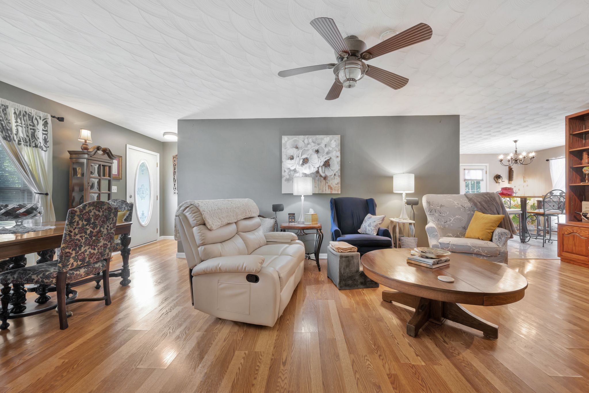 459 River Oaks Dr