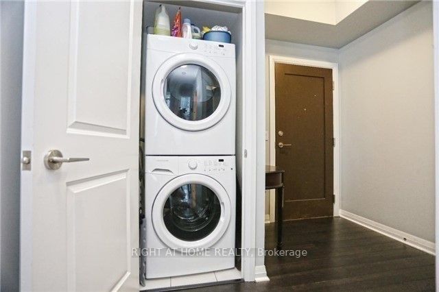 75 W Eglinton Ave 1309